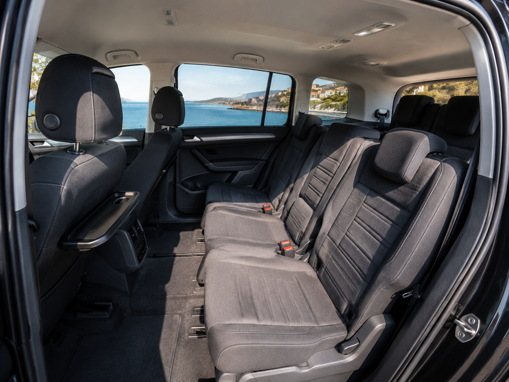 VW Touran 2.0 TDI 7 Seats Automatic